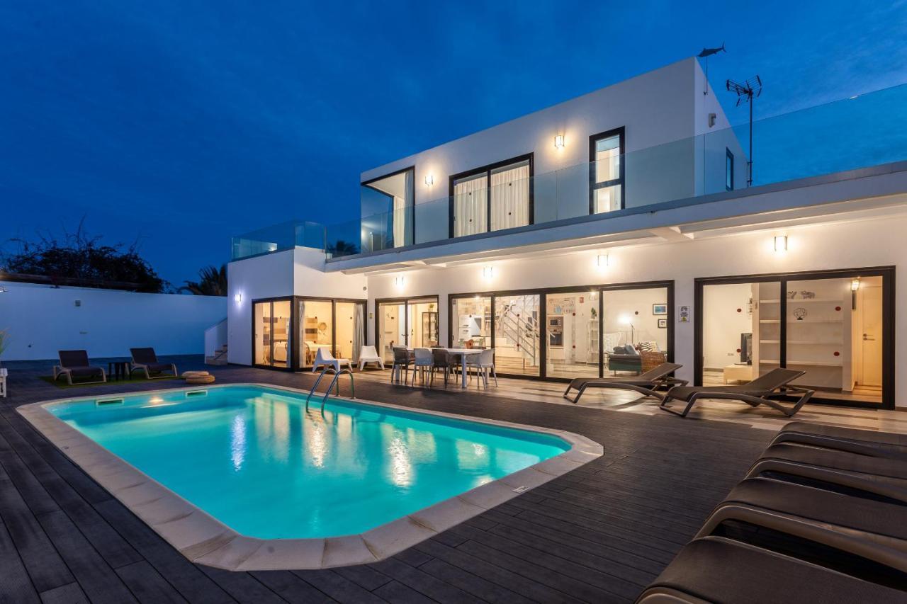 Villa Luxury Azul Private Pool And Bbq Corralejo By Holidays Home Exteriör bild